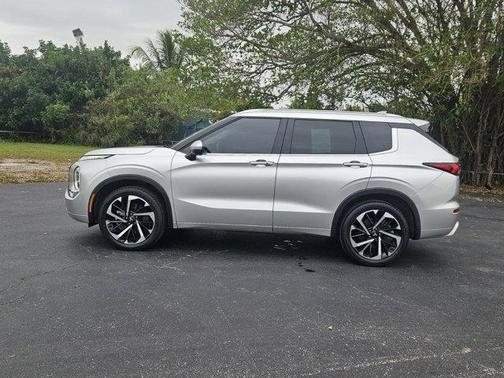 2022 Mitsubishi Outlander SEL Special Edition