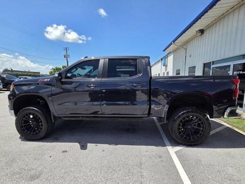Dark Ash Metallic 2024 Chevrolet Silverado 1500 LT