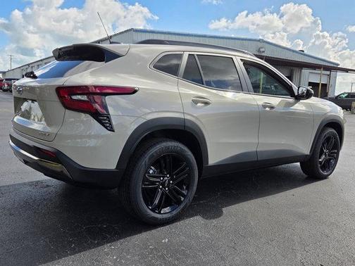 White Sand 2026 Chevrolet Trax ACTIV