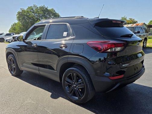 Mosaic Black Metallic 2026 Chevrolet Trailblazer LT