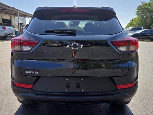 Mosaic Black Metallic 2026 Chevrolet Trailblazer LT