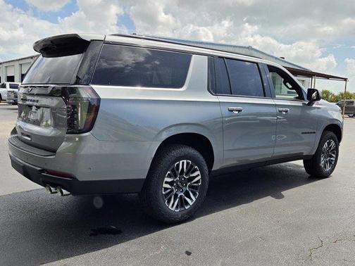 Sterling Gray Metallic 2026 Chevrolet Suburban Z71
