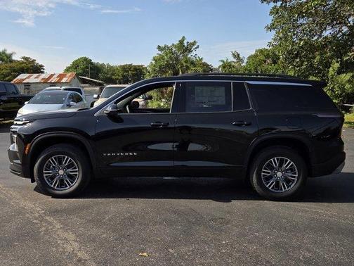 Mosaic Black Metallic 2026 Chevrolet Traverse LT