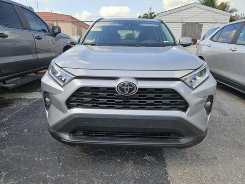 2020 Toyota RAV4 XLE