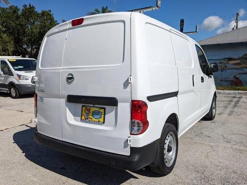 2021 Nissan NV200 S