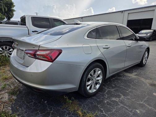 Silver Ice Metallic 2020 Chevrolet Malibu LT
