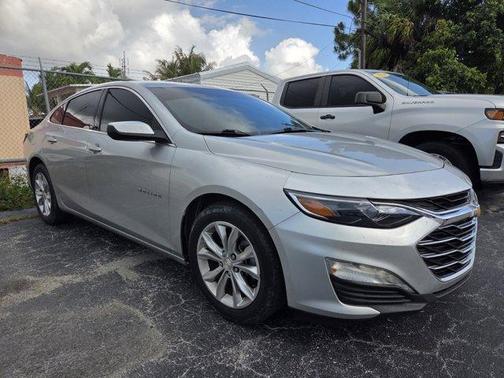 Silver Ice Metallic 2020 Chevrolet Malibu LT