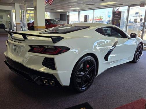 Arctic White 2026 Chevrolet Corvette Stingray w/2LT