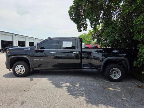 Mosaic Black Metallic 2022 Chevrolet Silverado 3500 High Country