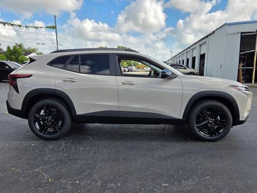 White Sand 2026 Chevrolet Trax ACTIV
