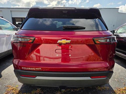 Radiant Red 2025 Chevrolet Equinox LT