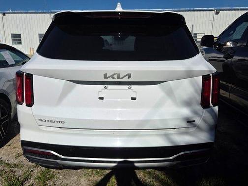 Glacial White Pearl 2023 Kia Sorento SX