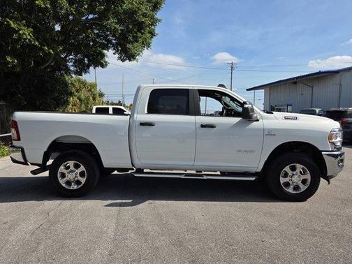 Bright White Clearcoat 2024 RAM 2500 Big Horn