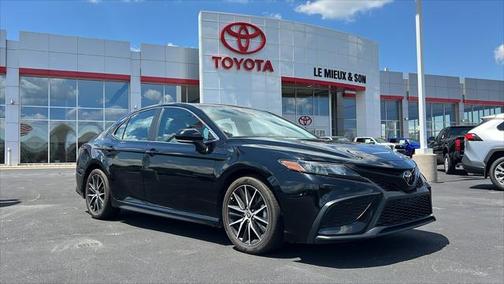 2022 Toyota Camry SE