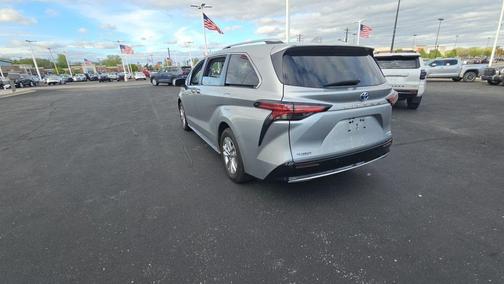 Celestial Silver Metallic 2023 Toyota Sienna Limited