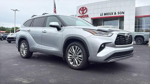 Celestial Silver Metallic 2024 Toyota Highlander Platinum