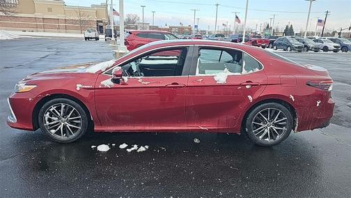 2021 Toyota Camry Hybrid XLE
