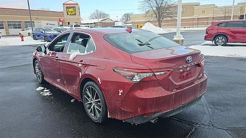 2021 Toyota Camry Hybrid XLE
