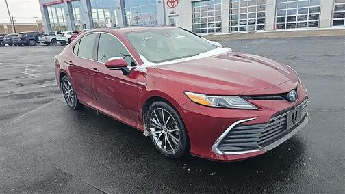 2021 Toyota Camry Hybrid XLE