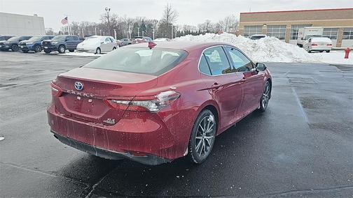 2021 Toyota Camry Hybrid XLE