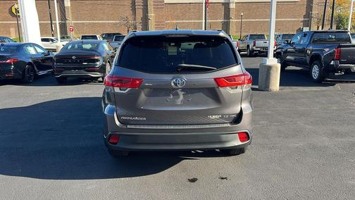 2018 Toyota Highlander SE