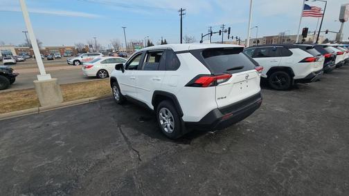 2023 Toyota RAV4 LE