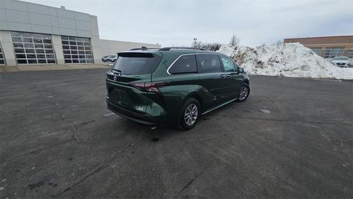 2024 Toyota Sienna XLE