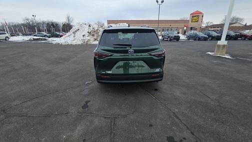 2024 Toyota Sienna XLE