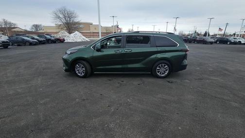 2024 Toyota Sienna XLE
