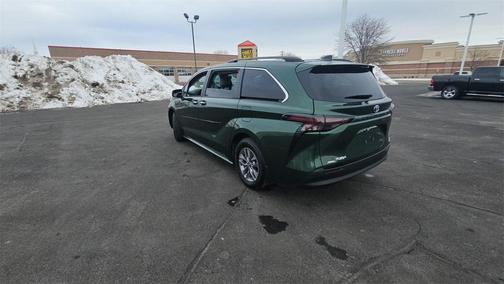 2024 Toyota Sienna XLE