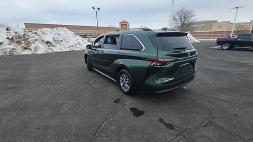 2024 Toyota Sienna XLE