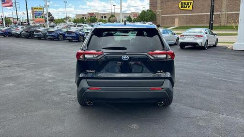2022 Toyota RAV4 Hybrid XLE Premium