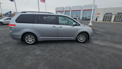 2013 Toyota Sienna XLE