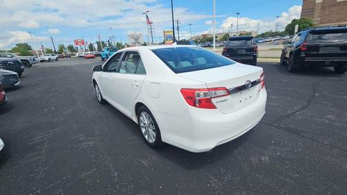 Super White 2014 Toyota Camry XLE