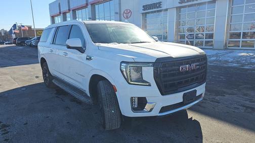 2022 GMC Yukon XL SLT