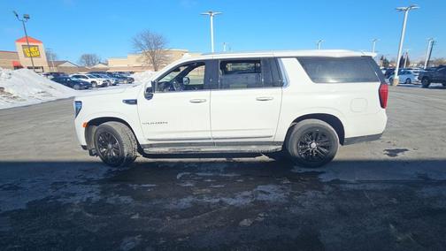 2022 GMC Yukon XL SLT