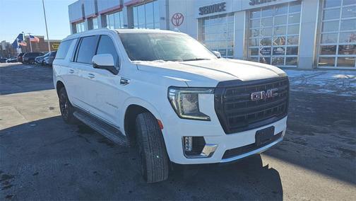2022 GMC Yukon XL SLT