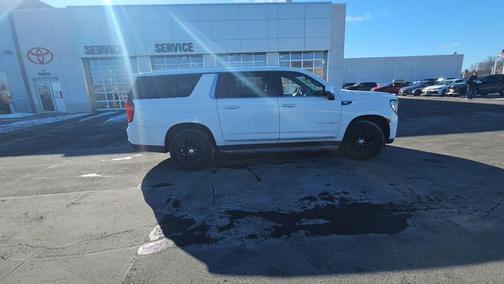 2022 GMC Yukon XL SLT