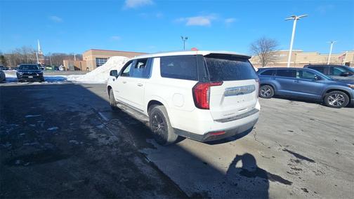 2022 GMC Yukon XL SLT