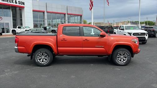2016 Toyota Tacoma SR