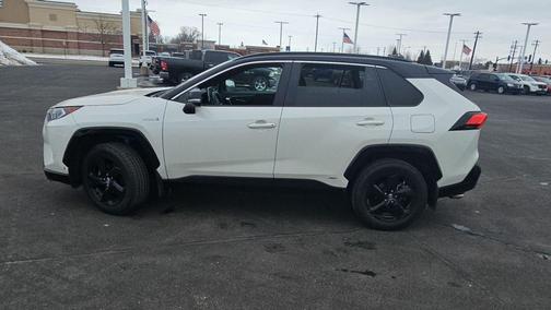 2020 Toyota RAV4 Hybrid SE