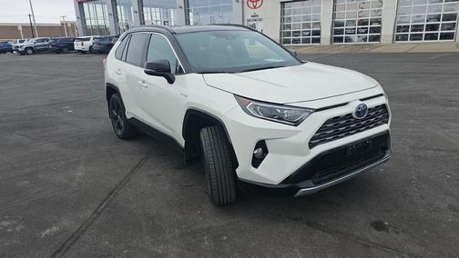2020 Toyota RAV4 Hybrid SE