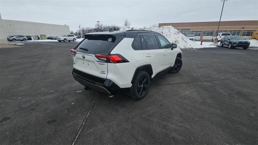 2020 Toyota RAV4 Hybrid SE