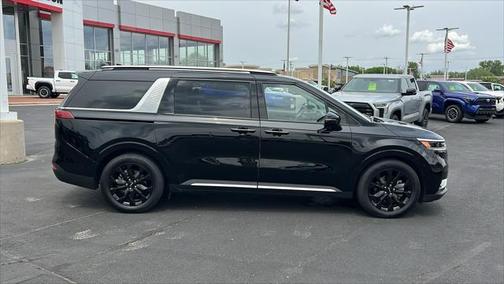 2023 Kia Carnival SX