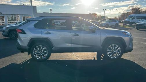 2025 Toyota RAV4 XLE Premium