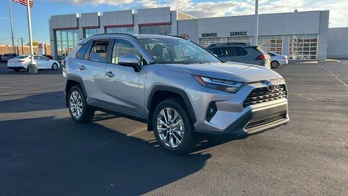 2025 Toyota RAV4 XLE Premium