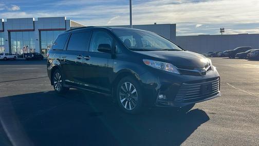 2019 Toyota Sienna XLE