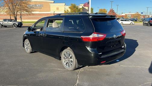 2019 Toyota Sienna XLE