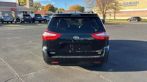 2019 Toyota Sienna XLE