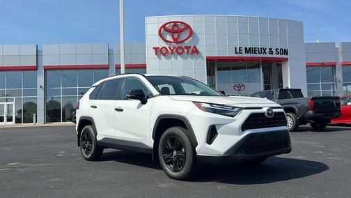 2022 Toyota RAV4 XLE